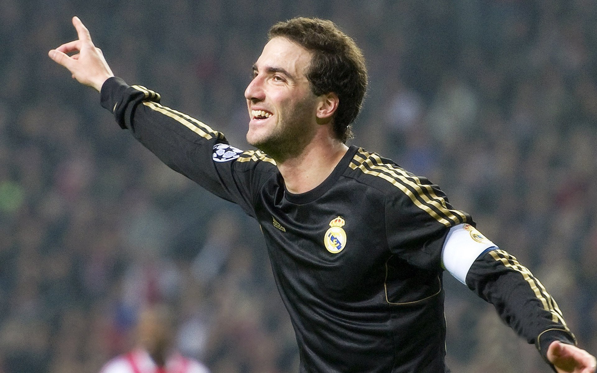 mk体育娱乐-五大联赛是否提升边后卫战术决策自由度，边后卫类型